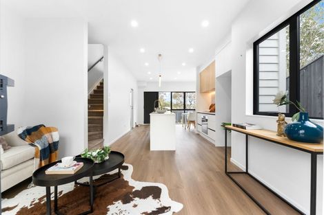 Photo of property in 16 Saint Catherine Crescent, West Harbour, Auckland, 0618