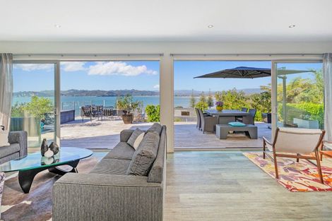 Photo of property in 11 Puriri Place, Whitianga, 3510