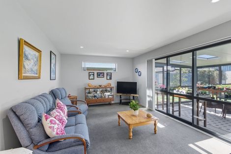 Photo of property in 87 Rannoch Drive, Broomfield, Christchurch, 8042