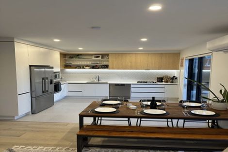 Photo of property in 48a Portadown Avenue, Pakuranga Heights, Auckland, 2010