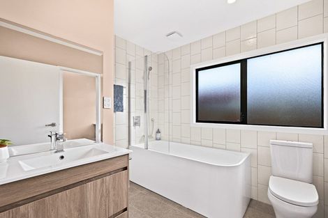 Photo of property in 8 Lasque Place, Glen Eden, Auckland, 0602