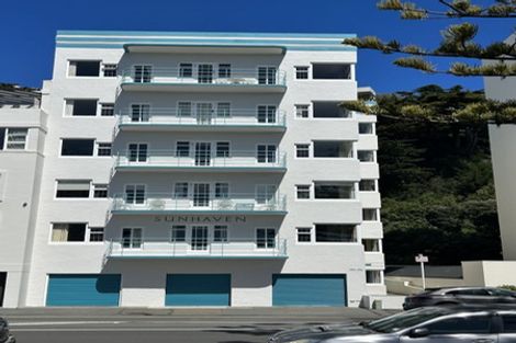 Photo of property in Sunhaven Flats, 262 Oriental Parade, Oriental Bay, Wellington, 6011