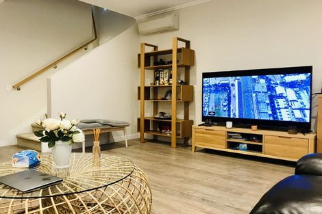 Photo of property in 10 Sacred Kingfisher Road, Hobsonville, Auckland, 0616