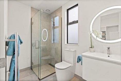 Photo of property in 1/1 Hebe Lane, Northwood, 8051