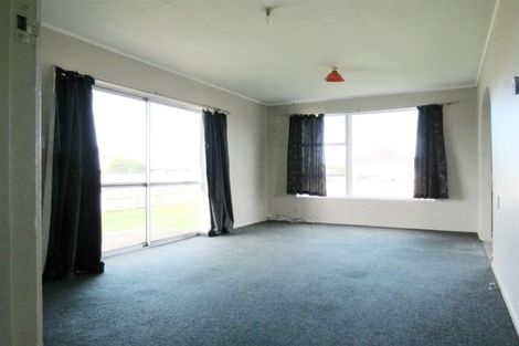 Photo of property in 11 Iredale Road, Hawera, 4610