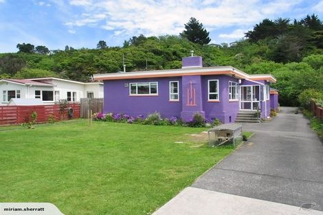Photo of property in 4 Luckie Street, Tawa, Wellington, 5028