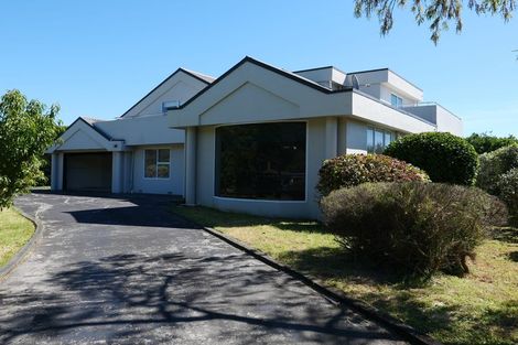 Photo of property in 10 Karu Crescent, Waikanae, 5036