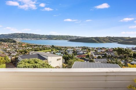 Photo of property in 8 Moray Place, Papakowhai, Porirua, 5024