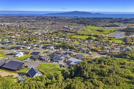 Photo of property in 15 Whio Place, Waikanae, 5036