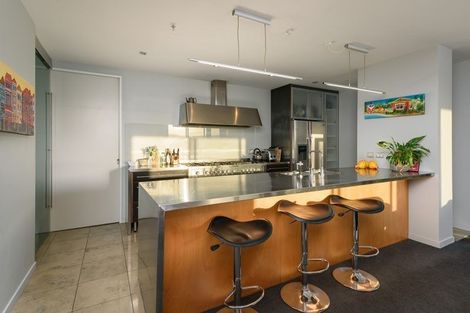 Photo of property in 2a/22 Telford Terrace, Oriental Bay, Wellington, 6011