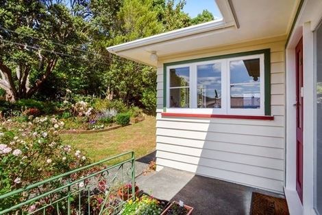 Photo of property in 52 Chester Road, Tawa, Wellington, 5028