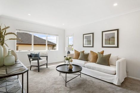 Photo of property in 5 Wye Oak Drive, Schnapper Rock, Auckland, 0632