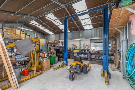 Photo of property in 52 Garth Road, Levin, 5571