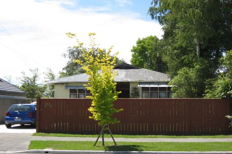 Photo of property in 250 Geraldine Street, Edgeware, Christchurch, 8013