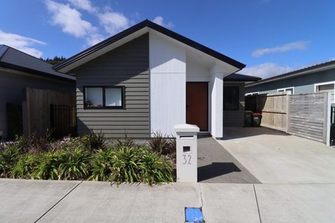 Photo of property in 32 Harry Martin Lane, Wainuiomata, Lower Hutt, 5014