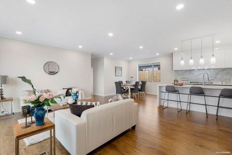 Photo of property in 1 Huahua Crescent, Papakura, 2110