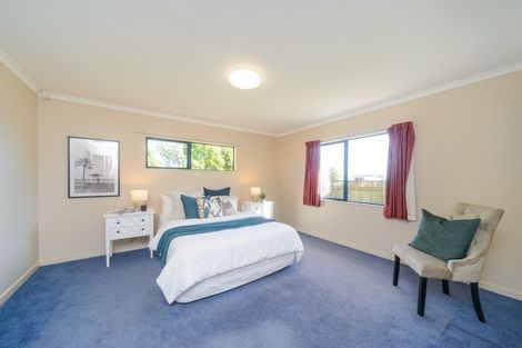 Photo of property in 27 Parnell Heights Drive, Kelvin Grove, Palmerston North, 4414