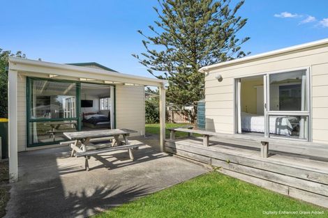 Photo of property in 50 Park Avenue, Waitarere Beach, Levin, 5510