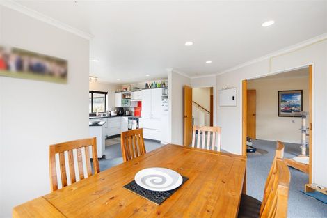 Photo of property in 11 Mcilwaine Place, Marton, 4710