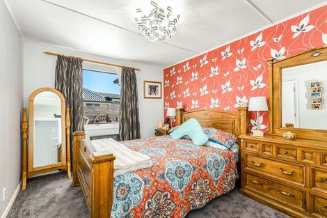 Photo of property in 3 Glen Alice Grove, Naenae, Lower Hutt, 5011