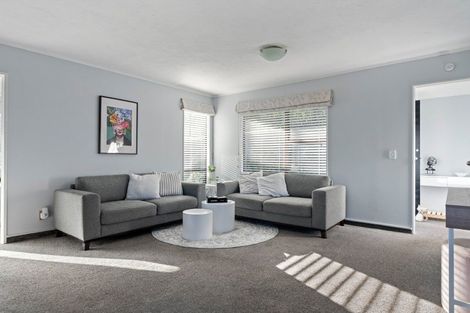 Photo of property in 43a Thatcher Crescent, Crofton Downs, Wellington, 6035