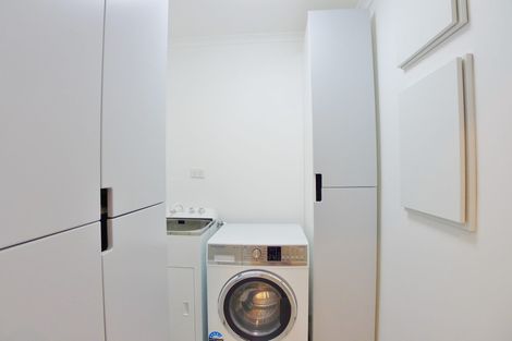 Photo of property in 32 Queen Mary Avenue, New Lynn, Auckland, 0600