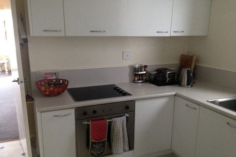 Photo of property in 72 Oriental Parade, Oriental Bay, Wellington, 6011