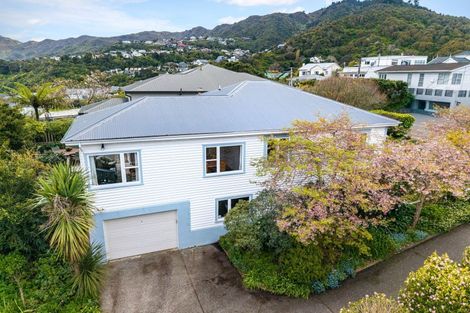 Photo of property in 30 Lucknow Terrace, Khandallah, Wellington, 6035