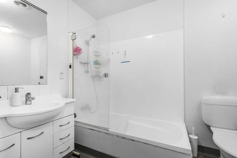 Photo of property in Luxford Villas, 111/72 Herald Street, Berhampore, Wellington, 6023