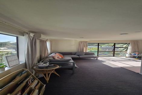 Photo of property in 6 Ruth Grove, Karori, Wellington, 6012