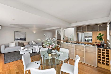 Photo of property in 8a /2 Audrey Road, Takapuna, Auckland, 0620