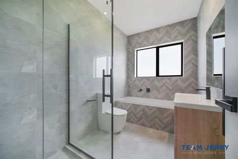 Photo of property in 25 Huringa Road, Karaka, 2113