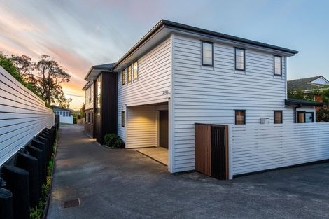 Photo of property in 25a Rothesay Bay Road, Rothesay Bay, Auckland, 0630