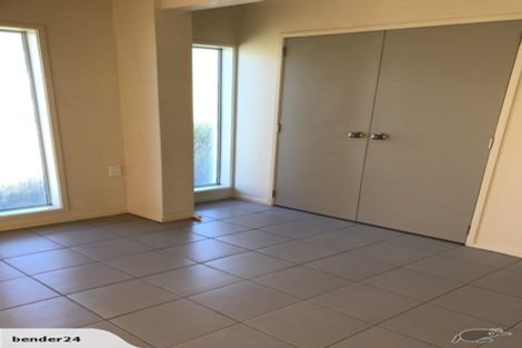 Photo of property in 1/46 John Dee Crescent, Red Beach, 0932