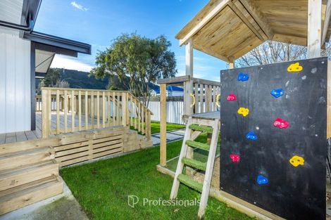 Photo of property in 99 Gibbons Street, Ebdentown, Upper Hutt, 5018