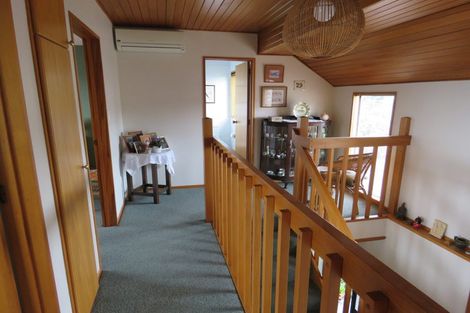 Photo of property in 7 Derenzy Place, Avonhead, Christchurch, 8042