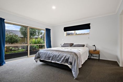 Photo of property in 8 Amoka Crescent, Parklands, Christchurch, 8083