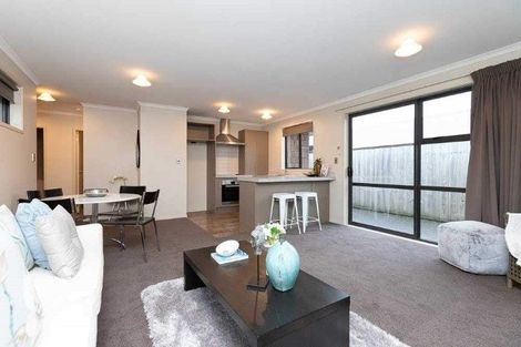Photo of property in 108u5 Old Farm Road, Hamilton East, Hamilton, 3216