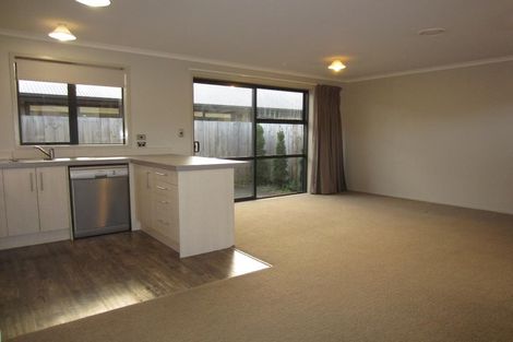 Photo of property in 108u8 Old Farm Road, Hamilton East, Hamilton, 3216