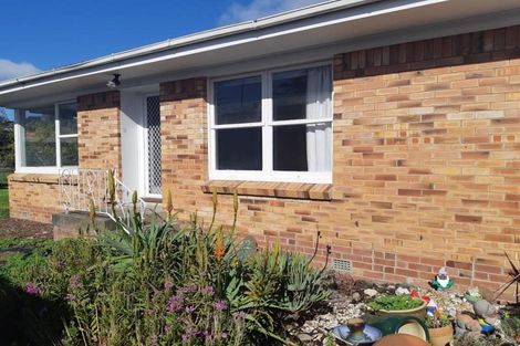 Photo of property in 2/4 Lingfield Street, Glenfield, Auckland, 0629
