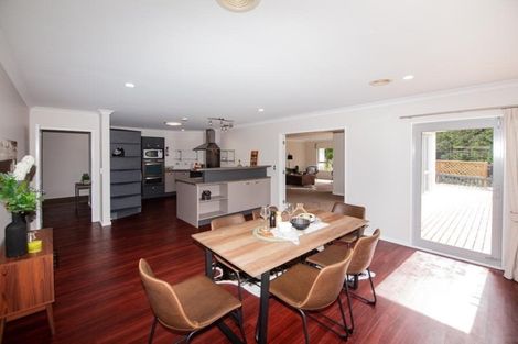 Photo of property in 212 Westchester Drive, Churton Park, Wellington, 6037