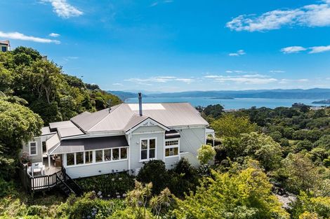 Photo of property in 25 Garden Road, Northland, Wellington, 6012
