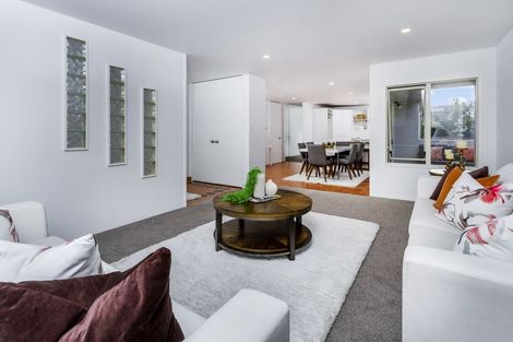 Photo of property in 2 Garden Lane, Torbay, Auckland, 0632