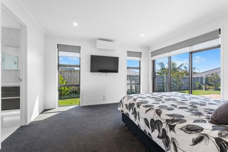 Photo of property in 4 Okohaka Avenue, Glenbrook, Waiuku, 2681