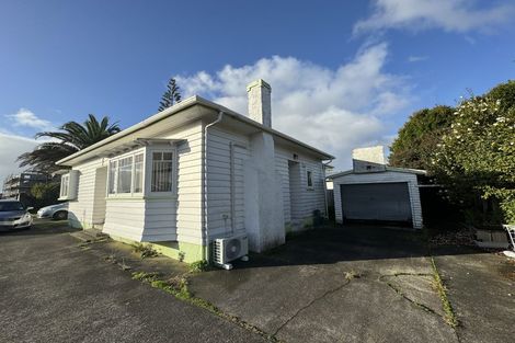 Photo of property in 3170 Great North Road, New Lynn, Auckland, 0600