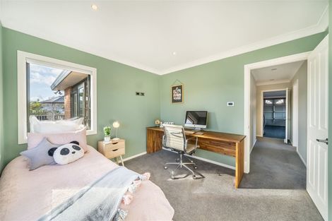 Photo of property in 70 Samwell Drive, Whitby, Porirua, 5024