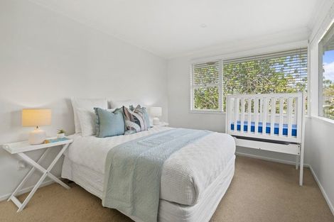 Photo of property in 5 Chevron Place, Castor Bay, Auckland, 0620