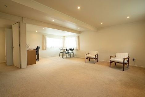 Photo of property in 18 Lavelle Road, Henderson, Auckland, 0612