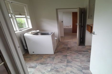 Photo of property in 35 Holland Road, Hillcrest, Auckland, 0627