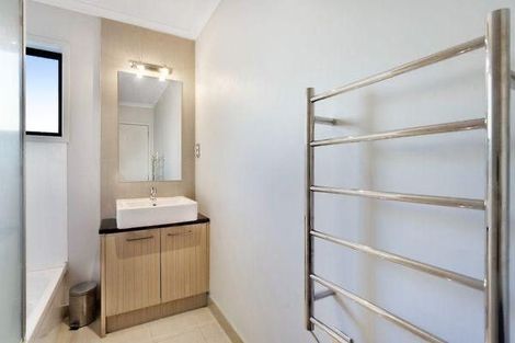 Photo of property in 18 Hirimate Place, Flat Bush, Auckland, 2019